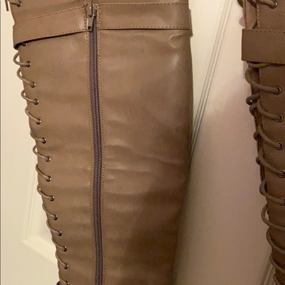 Boot - Picture 6 of 6